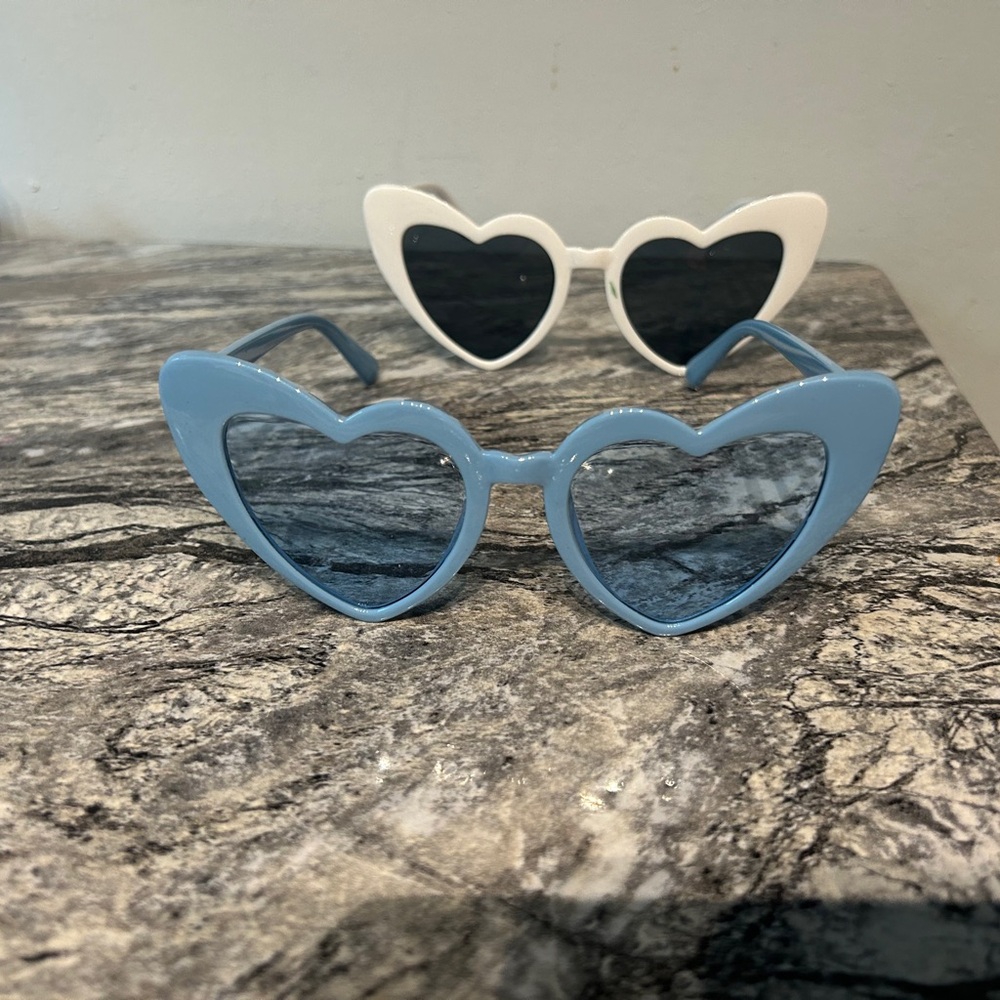Heart-Shaped Kids Sunglasses - Blue & White